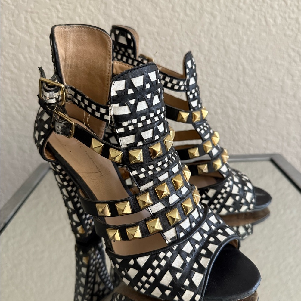 Zara Black and Gold Geometric Heels
